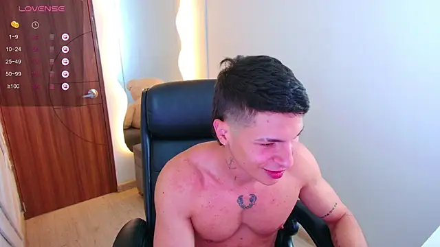 Snapshot of harrisoncuper chatting on December 13, 10:59 pm harrisoncuper online show from December 13, 10:59 pm