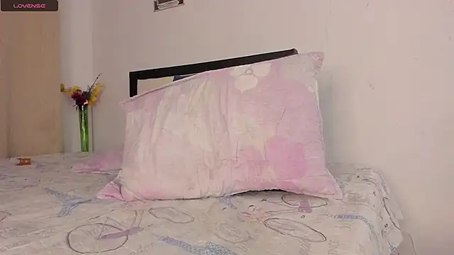 alicia rouusel online show from December 4, 3:15 am