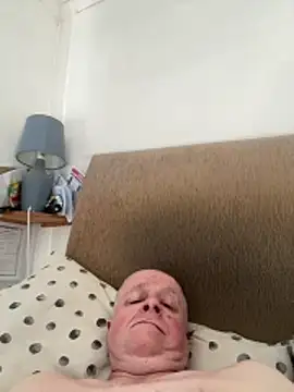 locallad88 online show from April 24, 3:58 pm