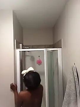 Snapshot of khonnieyouslut chatting on April 5, 10:01 am khonnieyouslut online show from April 5, 10:01 am