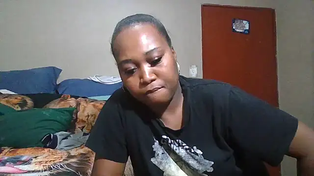 Snapshot of EbonySeductressx chatting on October 16, 5:47 pm EbonySeductressx online show from October 16, 5:47 pm