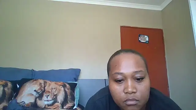 Snapshot of EbonySeductressx chatting on October 17, 10:07 am EbonySeductressx online show from October 17, 10:07 am