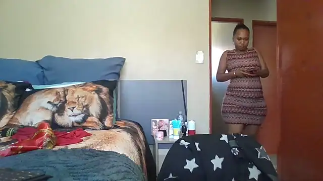 Snapshot of EbonySeductressx chatting on October 22, 9:20 am EbonySeductressx online show from October 22, 9:20 am