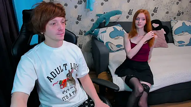 Snapshot of lakmsrrrmrrr chatting on December 14, 10:42 am lakmsrrrmrrr online show from December 14, 10:42 am