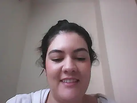 lauratobon online show from October 14, 4:52 pm