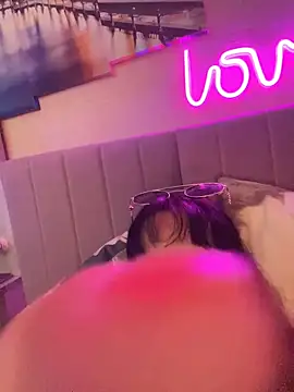 Lolaley2 online show from November 6, 5:30 am