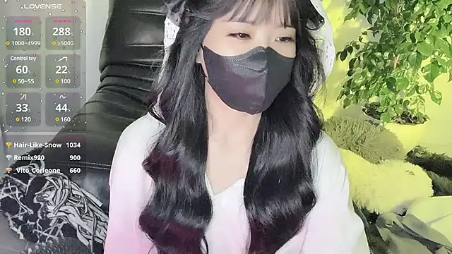 Snapshot of Mya_Lee chatting on December 27, 7:57 pm Mya Lee online show from December 27, 7:57 pm
