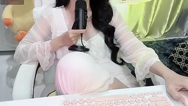 Snapshot of Mya_Lee chatting on February 21, 7:54 pm Mya Lee online show from February 21, 7:54 pm