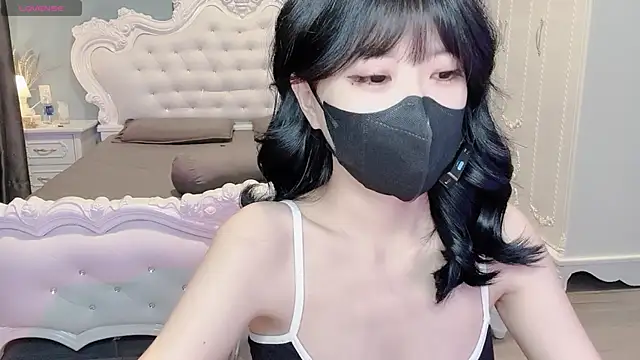 Mya Lee online show from February 6, 9:40 pm