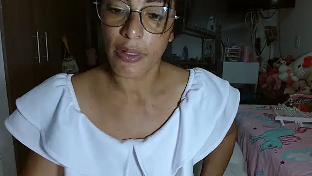 kateleyagrey online show from December 6, 3:19 am
