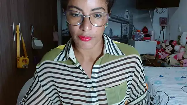 kateleyagrey online show from December 11, 11:21 pm