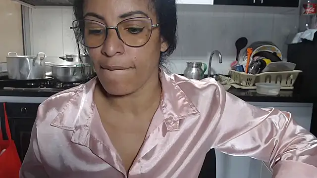 kateleyagrey online show from September 30, 6:46 pm