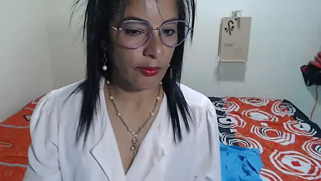 kateleyagrey online show from May 9, 6:24 pm