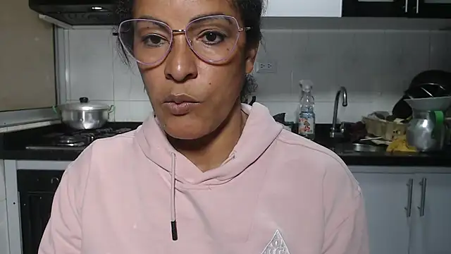 kateleyagrey online show from June 22, 8:28 pm
