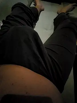 Snapshot of GeilerSchweizer chatting on November 10, 10:53 pm GeilerSchweizer online show from November 10, 10:53 pm