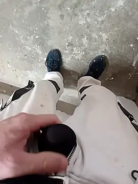 Snapshot of GeilerSchweizer chatting on November 20, 3:12 pm GeilerSchweizer online show from November 20, 3:12 pm