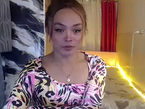 kylie huntress online show from December 15, 4:18 am