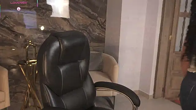 RoseFerrera online show from October 27, 9:30 pm