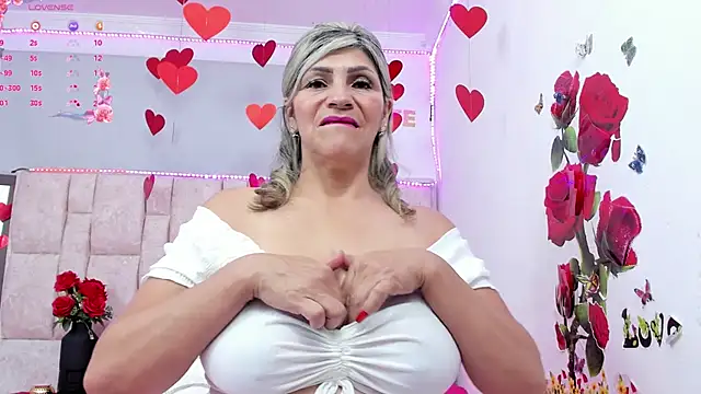 Snapshot of Celeste_Lincon chatting on January 29, 12:43 am Celeste Lincon online show from January 29, 12:43 am