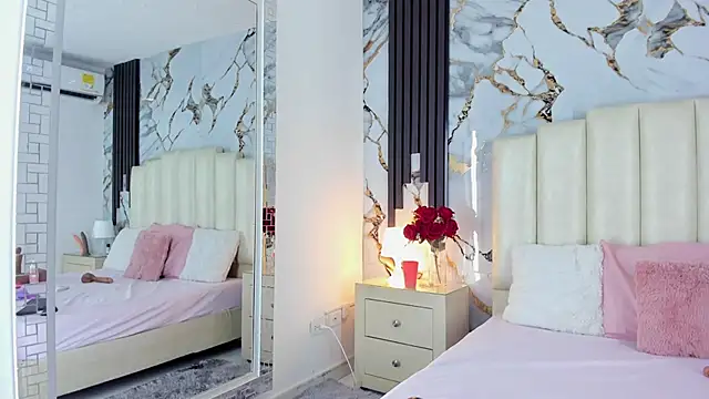 lulumars online show from February 25, 10:15 am