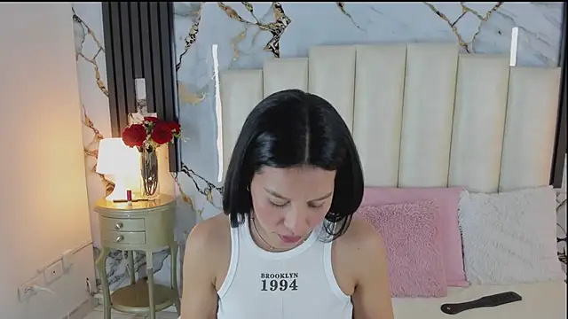 Snapshot of lulumars chatting on May 21, 4:52 am lulumars online show from May 21, 4:52 am