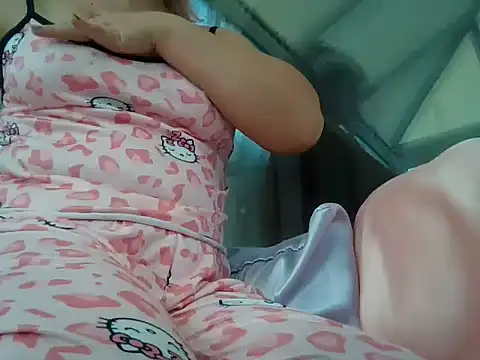 Snapshot of RealLittleRedRidingHood chatting on December 20, 11:43 am RealLittleRedRidingHood online show from December 20, 11:43 am