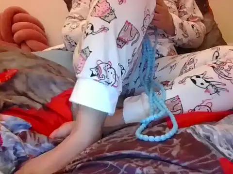 Snapshot of RealLittleRedRidingHood chatting on November 22, 3:55 pm RealLittleRedRidingHood online show from November 22, 3:55 pm