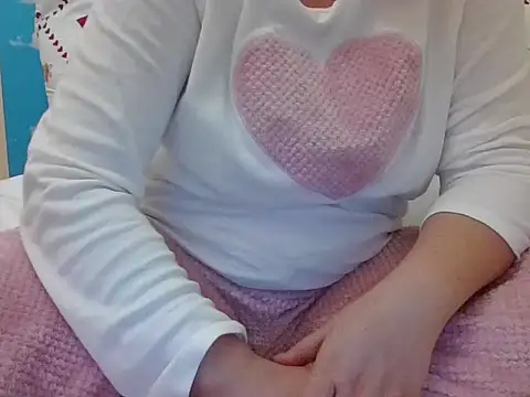 Snapshot of RealLittleRedRidingHood chatting on January 16, 4:44 pm RealLittleRedRidingHood online show from January 16, 4:44 pm