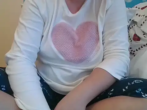 Snapshot of RealLittleRedRidingHood chatting on February 8, 3:26 pm RealLittleRedRidingHood online show from February 8, 3:26 pm