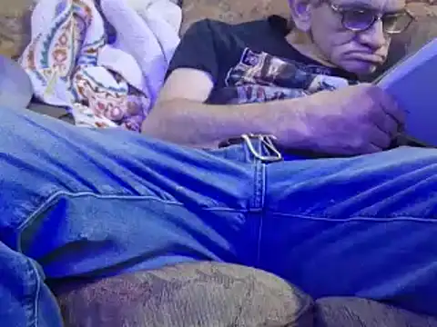 Snapshot of highstepper500 chatting on December 24, 10:33 am highstepper500 online show from December 24, 10:33 am