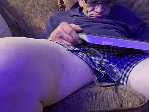 Snapshot of highstepper500 chatting on January 19, 6:20 am highstepper500 online show from January 19, 6:20 am