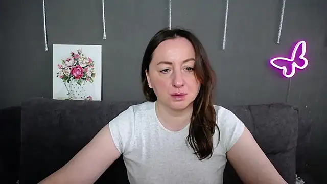 Snapshot of Abby_Taylorr chatting on April 19, 6:24 am Abby Taylorr online show from April 19, 6:24 am