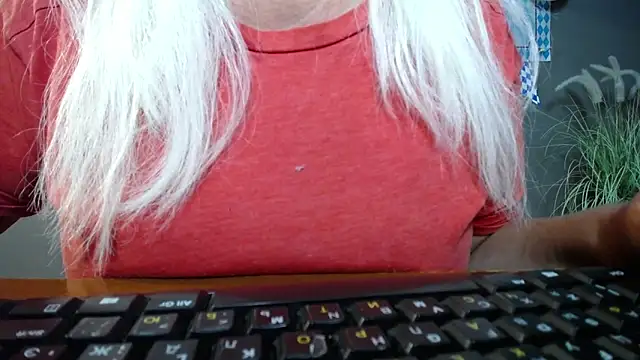 BlondyLeeBest online show from October 5, 7:01 pm