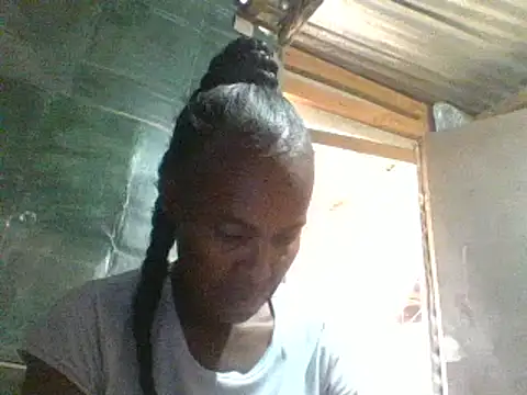 Snapshot of hairybushpussyxx1 chatting on January 5, 9:15 am hairybushpussyxx1 online show from January 5, 9:15 am