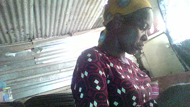 Snapshot of hairybushpussyxx1 chatting on November 4, 11:20 am hairybushpussyxx1 online show from November 4, 11:20 am