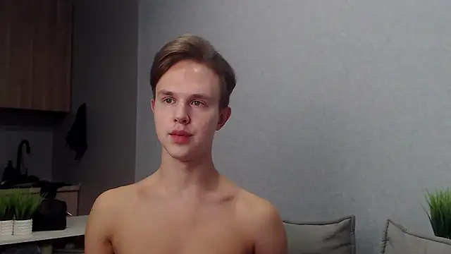 Snapshot of MartinMendez chatting on October 13, 8:14 am MartinMendez online show from October 13, 8:14 am