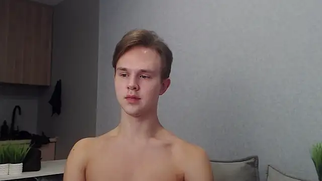 Snapshot of MartinMendez chatting on October 19, 8:37 am MartinMendez online show from October 19, 8:37 am