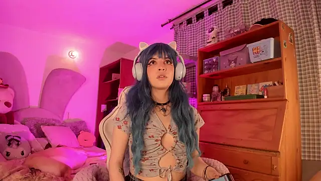 Snapshot of lolaaa_bunny1 chatting on June 16, 4:48 am lolaaa bunny1 online show from June 16, 4:48 am