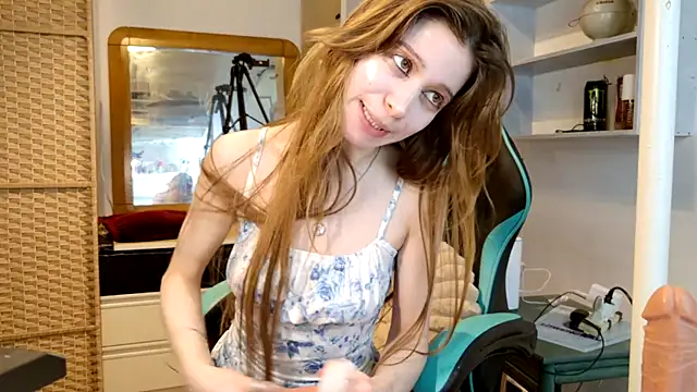 Miaelis online show from April 24, 4:09 pm