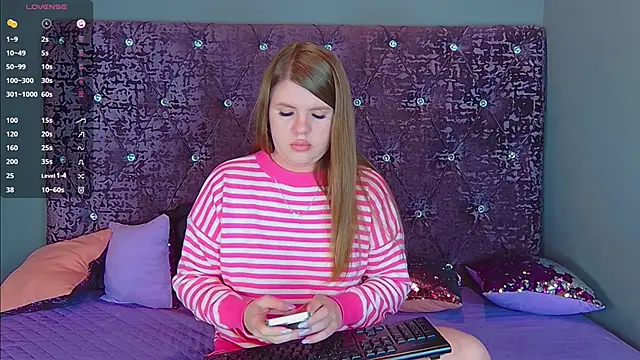 NoraBigAss online show from December 4, 3:37 am