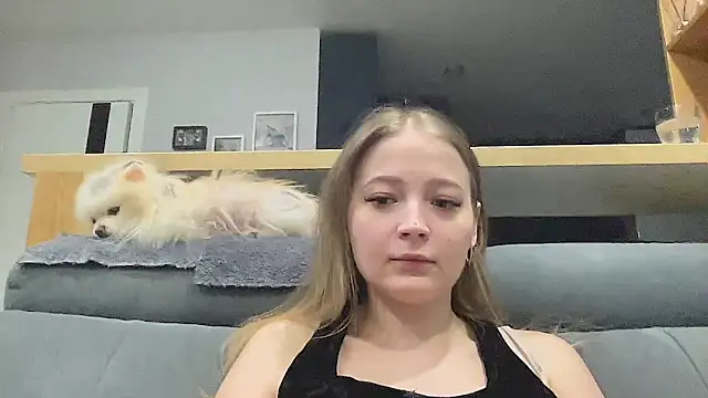 Snapshot of CharmingSarah chatting on April 29, 4:22 pm CharmingSarah online show from April 29, 4:22 pm
