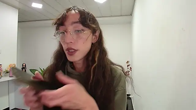 NicoleCortez online show from March 7, 1:42 am