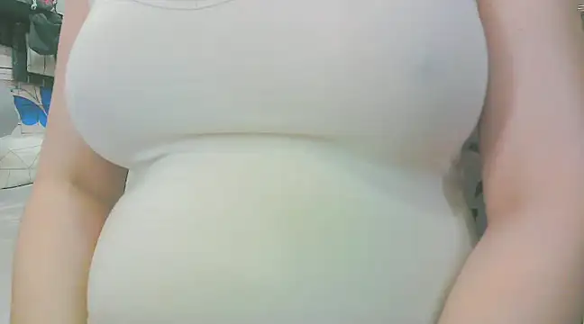 Snapshot of keepmepregnantT chatting on January 20, 12:49 pm keepmepregnantT online show from January 20, 12:49 pm