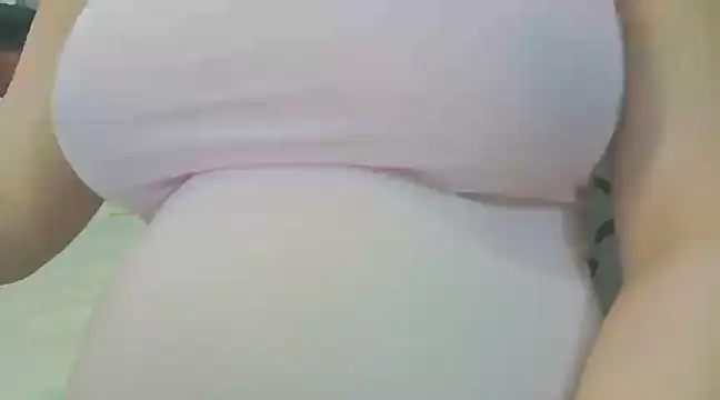 Snapshot of keepmepregnantT chatting on March 7, 8:34 am keepmepregnantT online show from March 7, 8:34 am