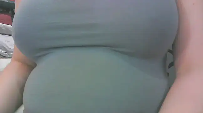 Snapshot of keepmepregnantT chatting on March 9, 9:35 am keepmepregnantT online show from March 9, 9:35 am