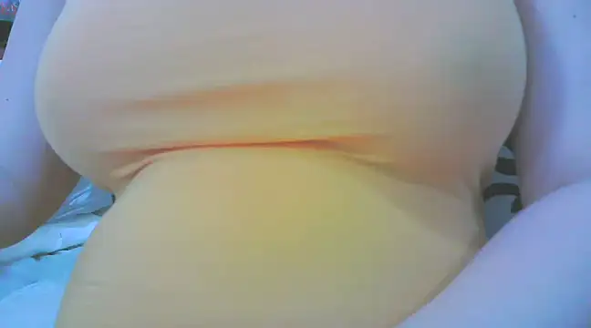 Snapshot of keepmepregnantT chatting on March 15, 9:09 am keepmepregnantT online show from March 15, 9:09 am