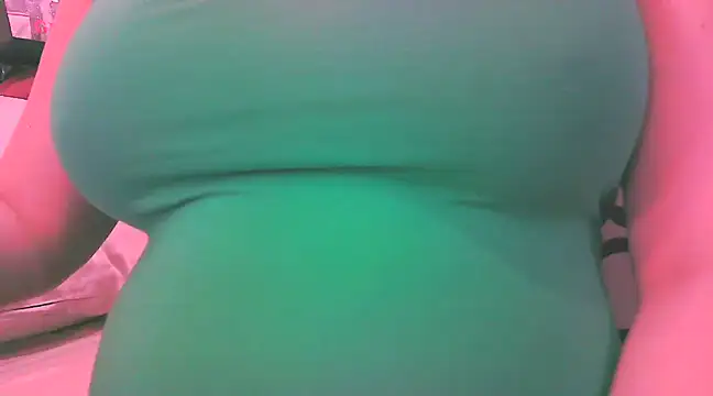 Snapshot of keepmepregnantT chatting on March 18, 12:14 pm keepmepregnantT online show from March 18, 12:14 pm