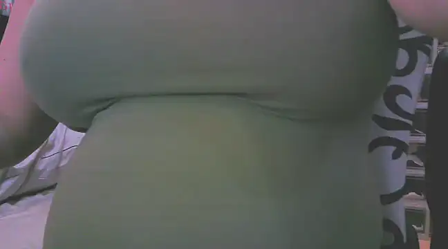 Snapshot of keepmepregnantT chatting on March 20, 8:42 am keepmepregnantT online show from March 20, 8:42 am