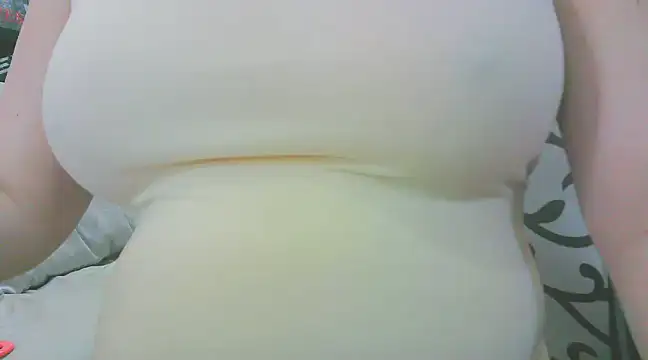 Snapshot of keepmepregnantT chatting on March 21, 8:39 am keepmepregnantT online show from March 21, 8:39 am