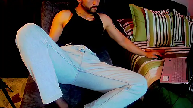 Snapshot of _DANTE_BIGASS chatting on December 11, 11:32 pm DANTE BIGASS online show from December 11, 11:32 pm